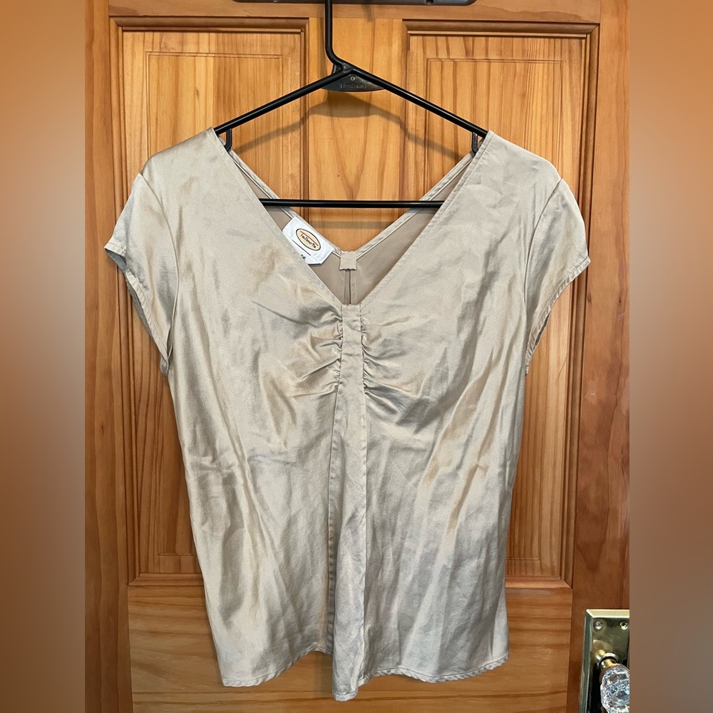 Talbots Women’s Gold Silk Blouse. Size 6.